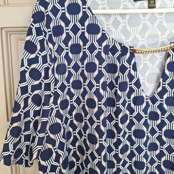 Always Indigo Blouse Plus Sz2X Geometric Print Short Sleeve Metal Embellishment - Picture 5 of 8